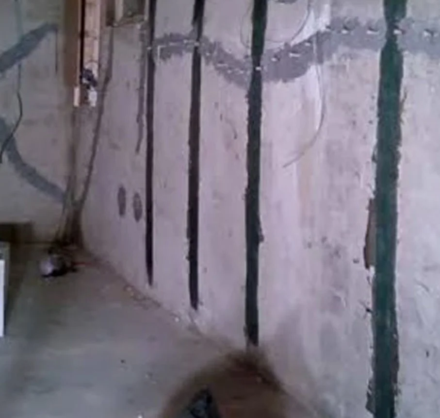 wall crack